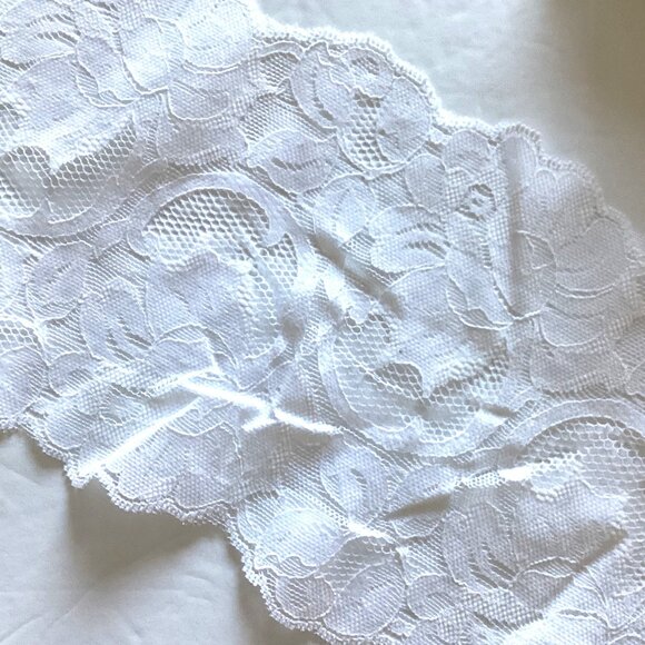 Bundle of White & Cream Lace Sewing Crafting Crafts - Picture 2 of 5